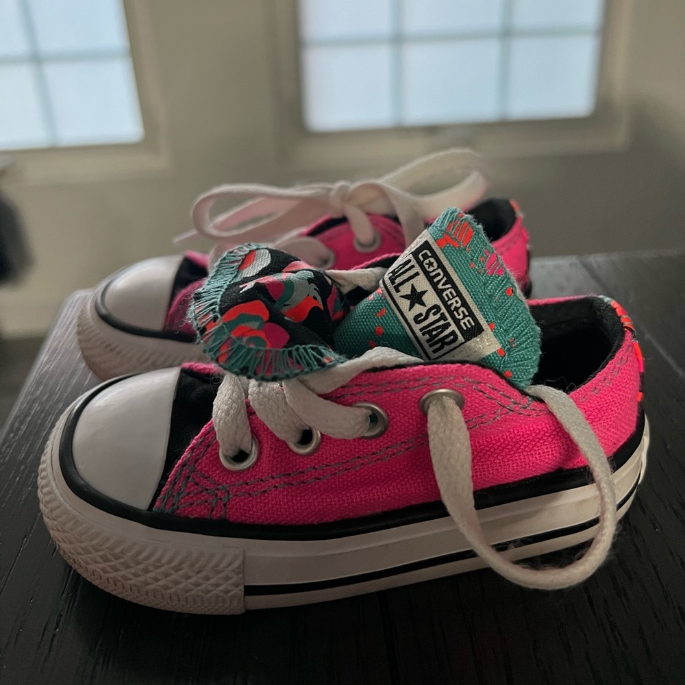 Pink converse